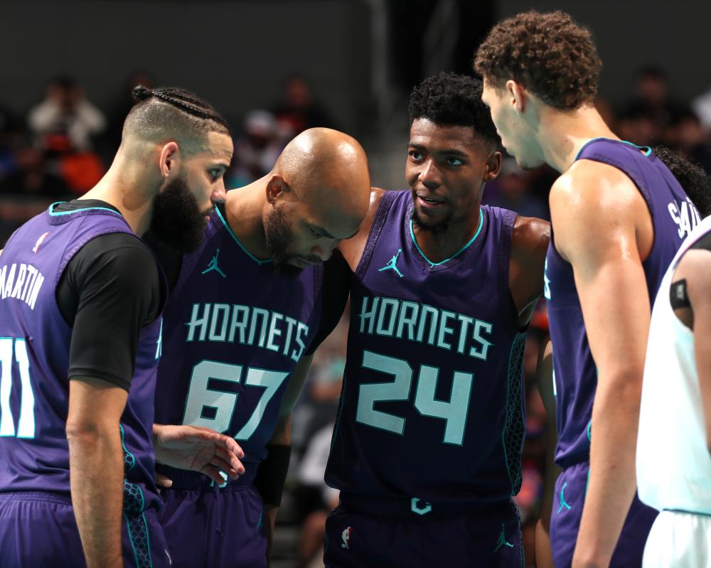 对手防守漏 对手防守漏