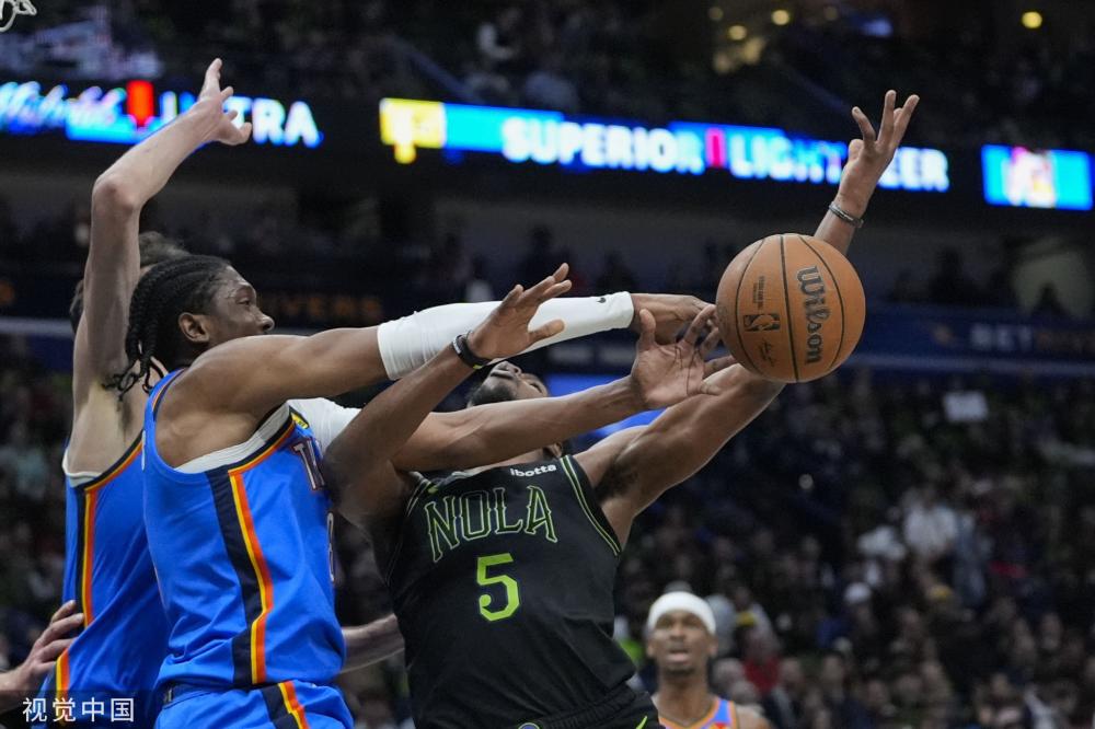 他在场上以 他在场上以