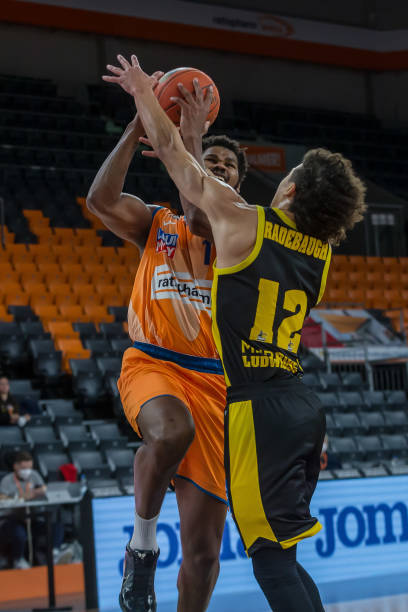 界持续发酵 界持续发酵